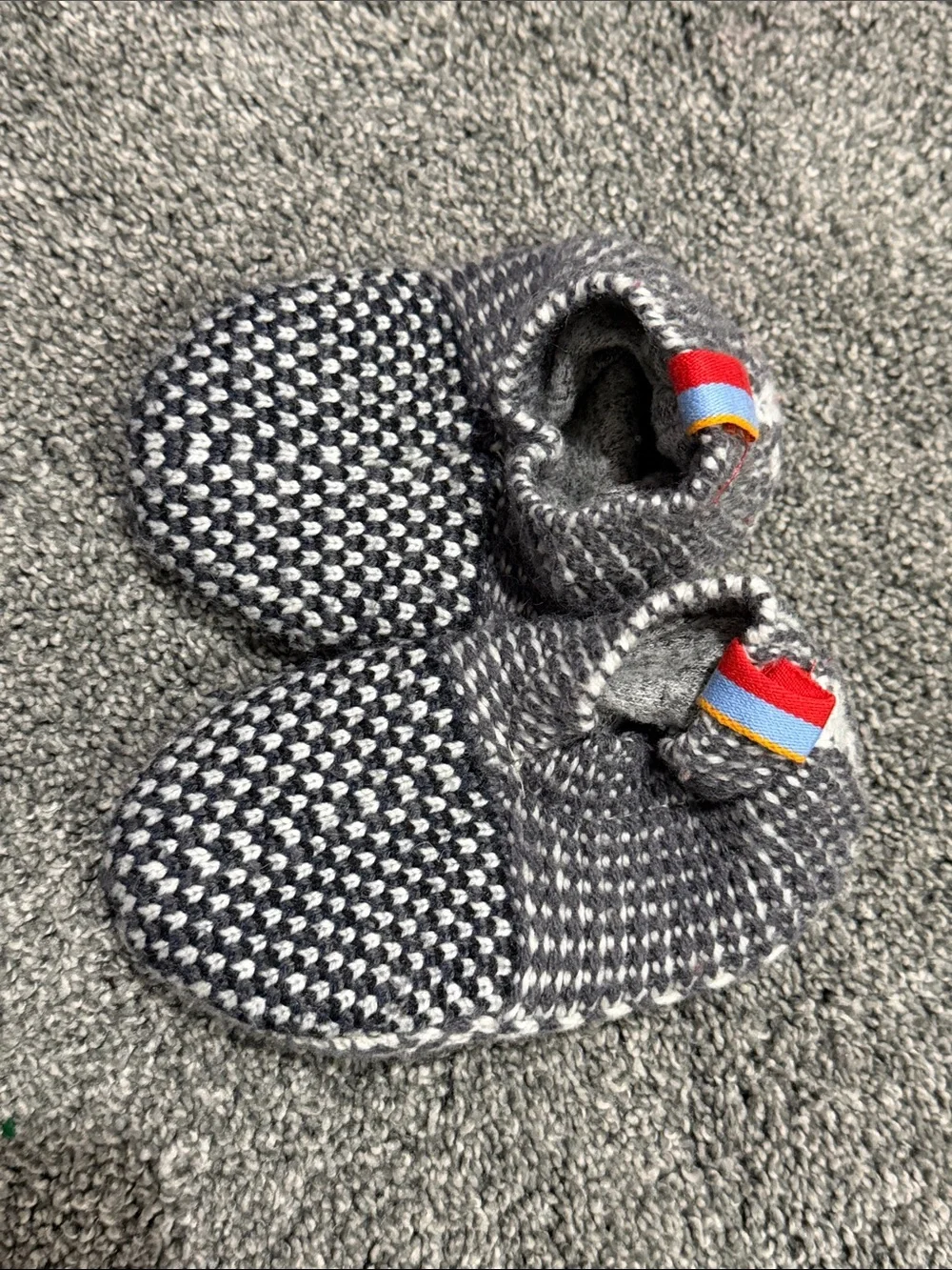 Bombas Gray & White Baby Slipper Socks with Red & Blue Heel Tabs